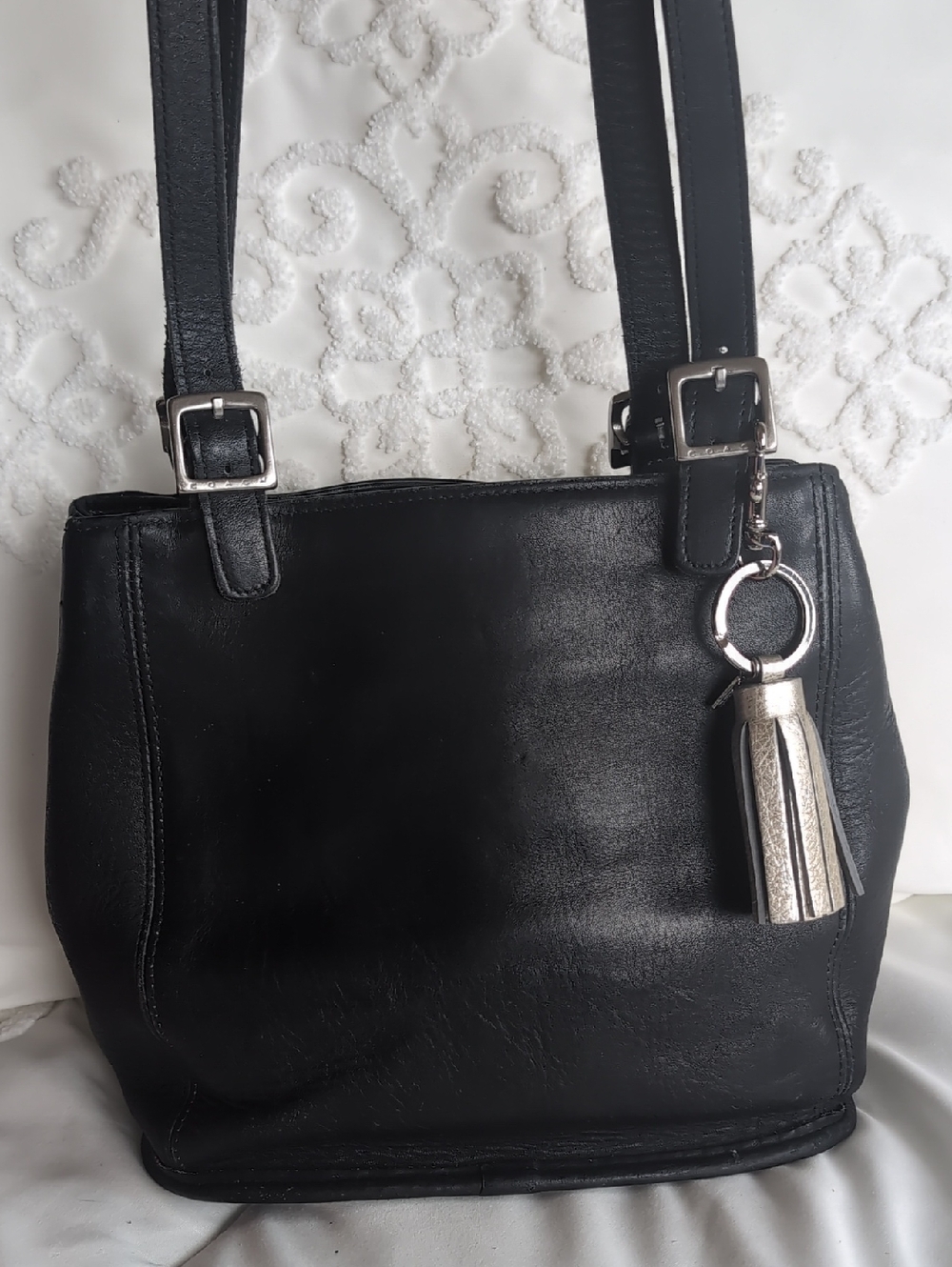 Vintage Coach Waverly 🖤Black Bucket Bag- Chrome Hardware Silver Charm Tassel - Picture 3 of 16